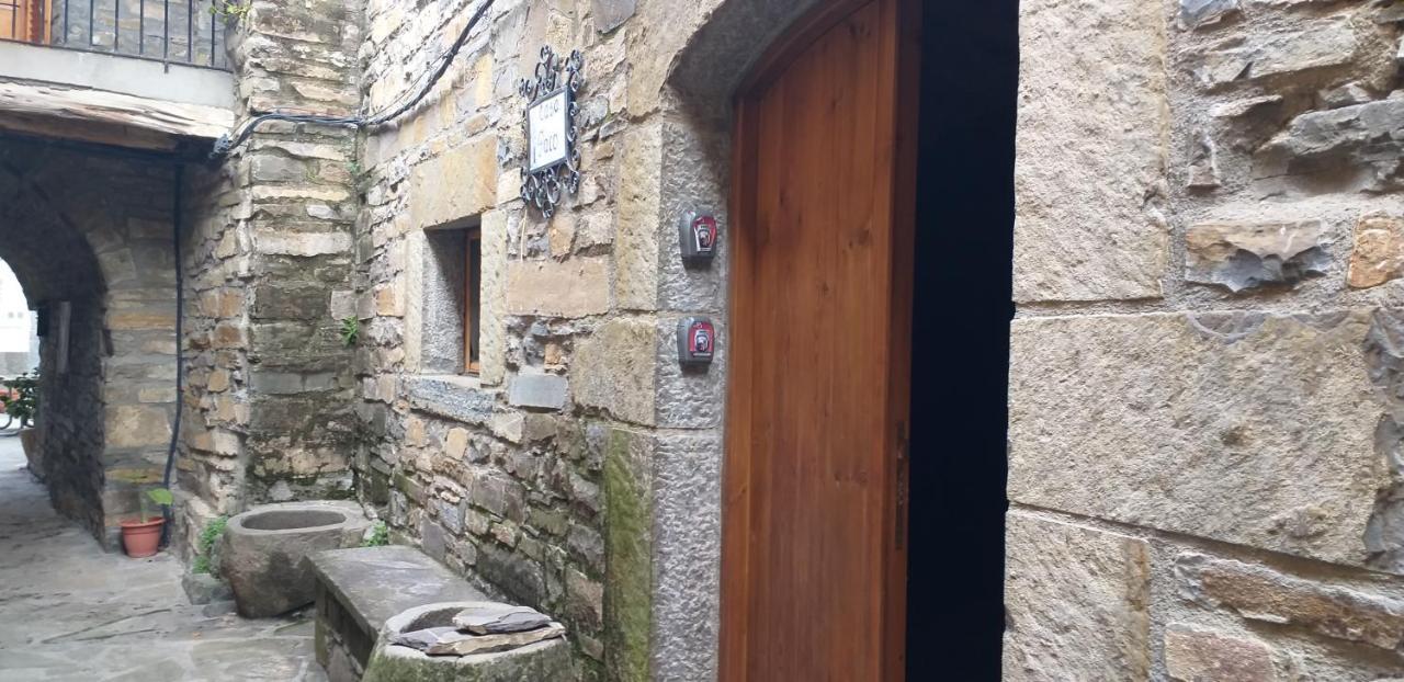 Vistas A La Montana En Un Pueblo Con Encanto. El Pueyo de Araguás Exteriör bild