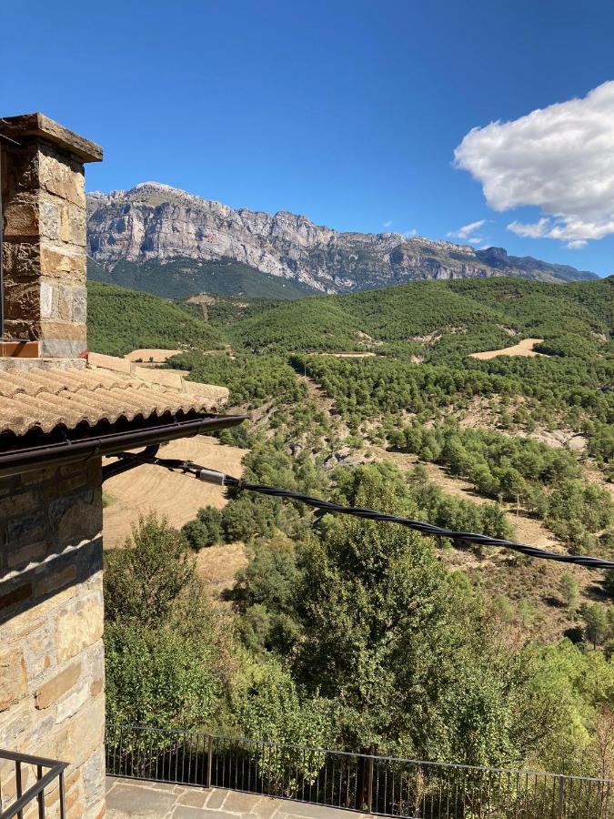Vistas A La Montana En Un Pueblo Con Encanto. El Pueyo de Araguás Exteriör bild